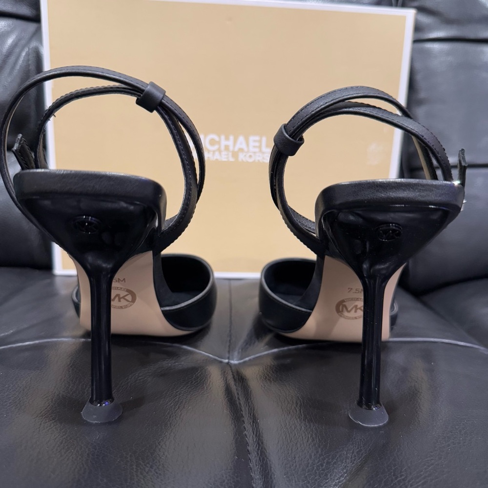 Michael Kors Imani Leather Pump‎ - Picture 6 of 7